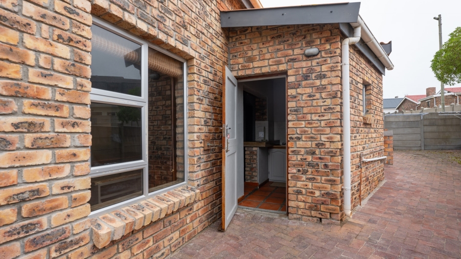 To Let 1 Bedroom Property for Rent in Struisbaai Western Cape